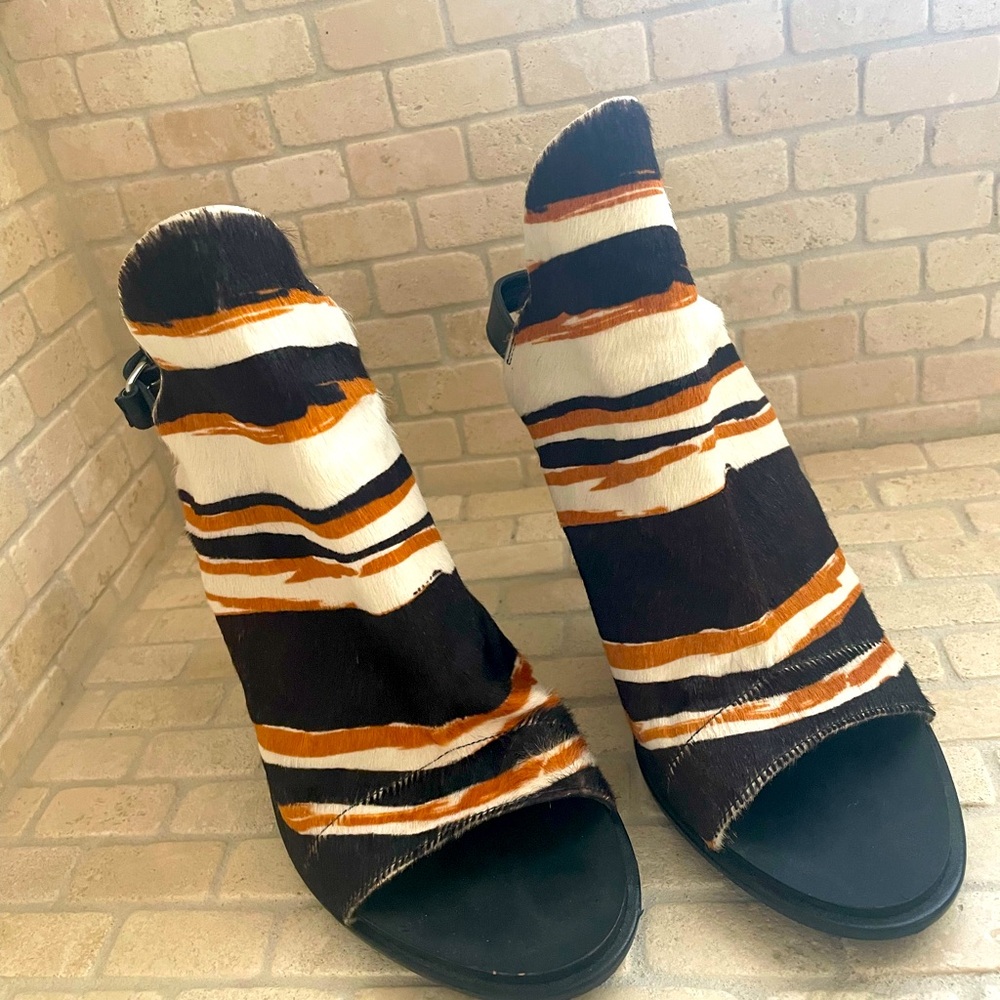 Balenciaga size 8 animal hair heels